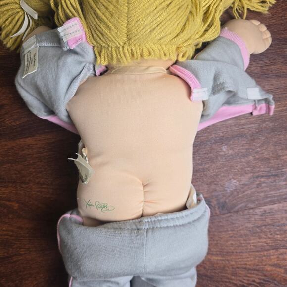 Cabbage Patch Kids 1982 Coleco Yellow Yarn Hair Braids Blue Eyes CPK Outfit - Picture 9 of 11